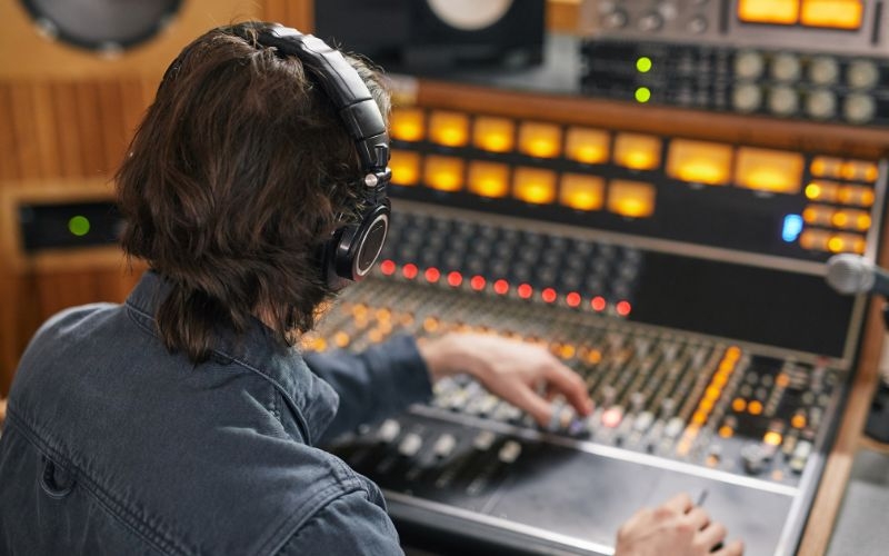 Ai Music Tools: Sonic Exploration