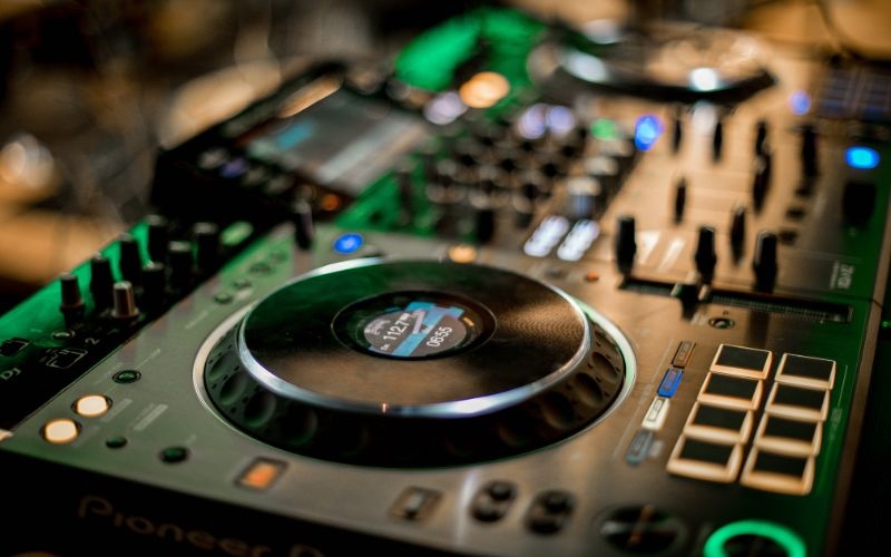 Are royalties applicable to compositions created using Aiode?