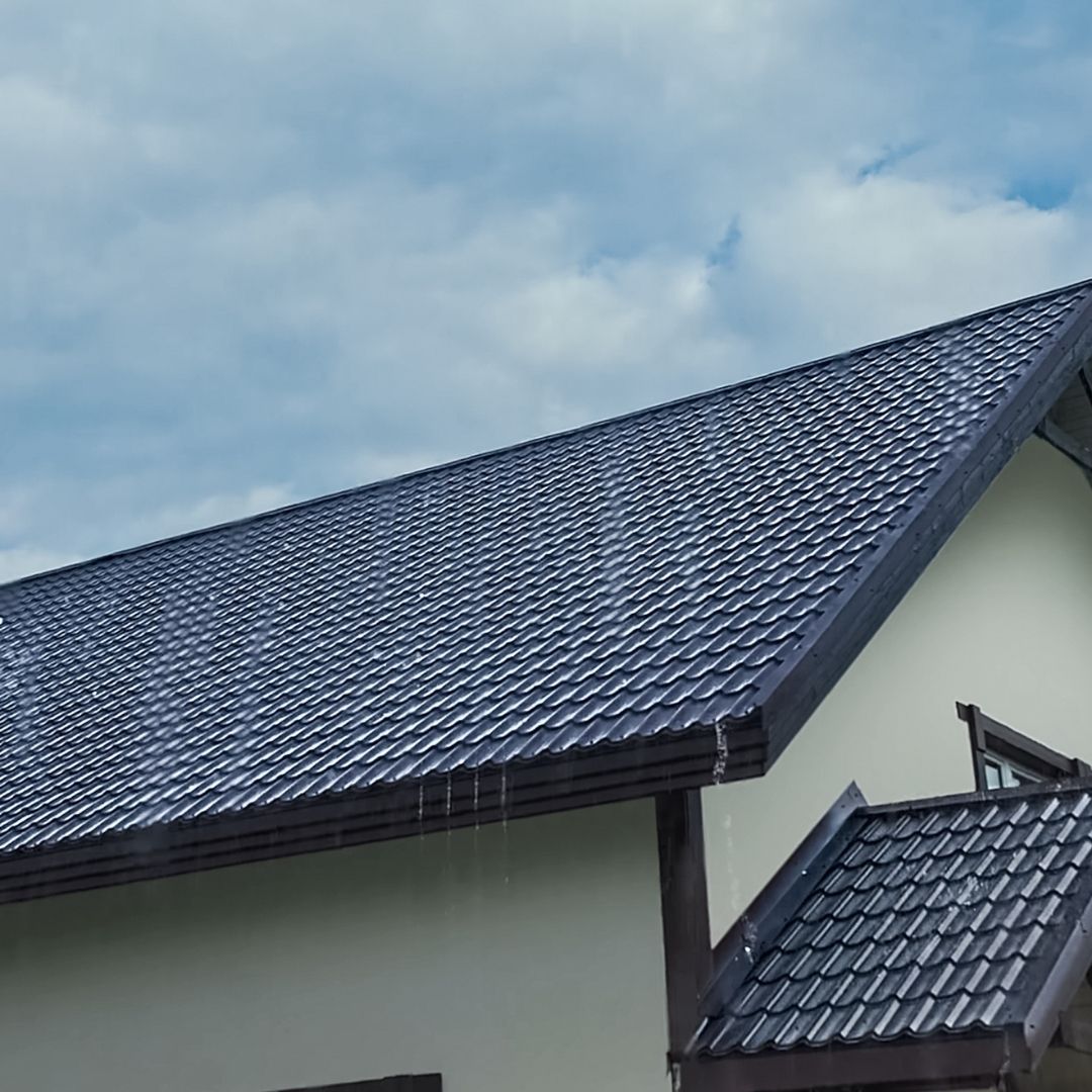 What kind of training do their roofers receive?