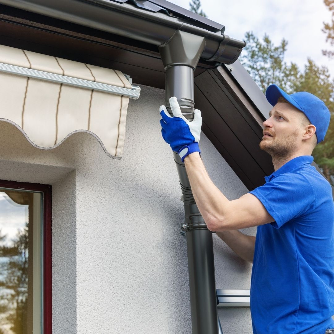 Can asphalt shingles handle heavy rain?