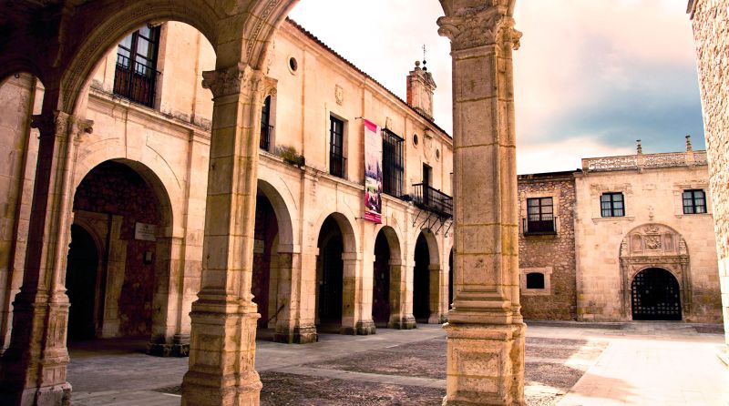 Universidad de Burgos university campus or city view