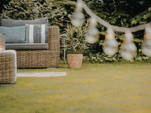 What Customizable Lighting Options Are Available for Birthdays and Weddings?