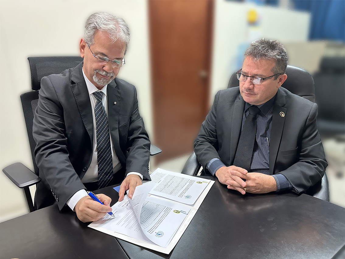 Firma de Carta de Entendimiento entre la Facultad de Jurisprudencia y Ciencias Sociales de la Universidad de El Salvador y el Instituto de Estudio e Investigación Jurídica (INEJ)