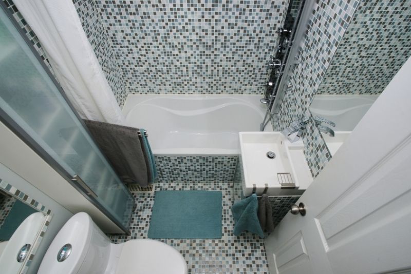 bathroom tile renovation
