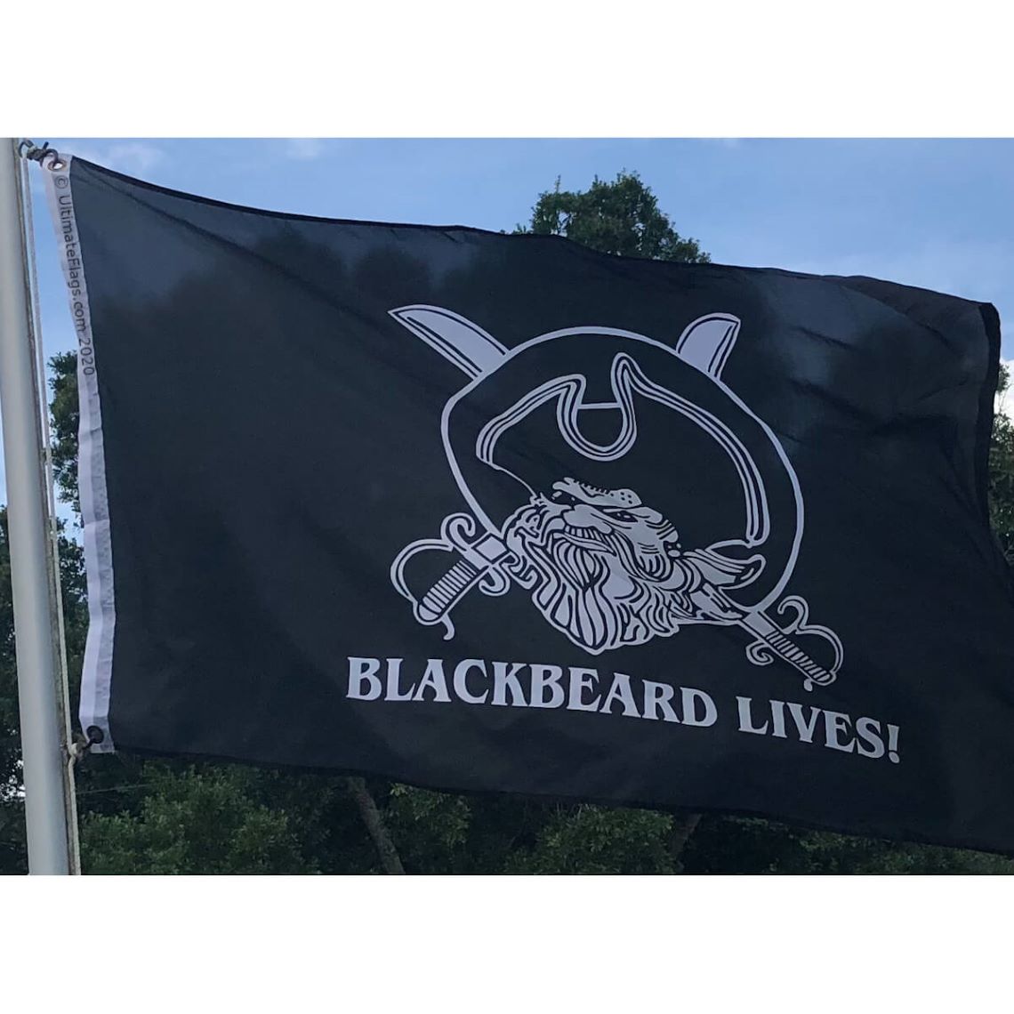 Blackbeard: The Pirate that held an entire town hostage...