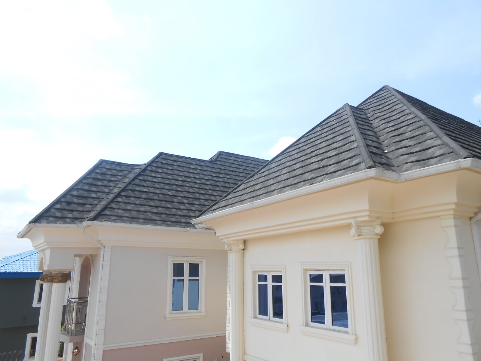 B & B Roofing & Construction