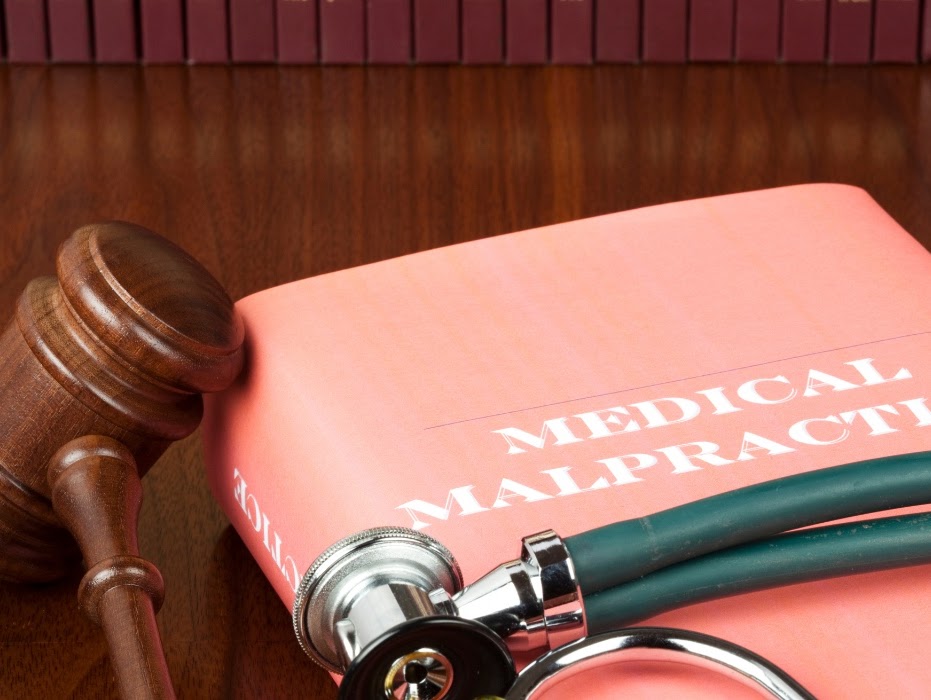 What qualifications should you look for in an Oakland medical malpractice lawyer?