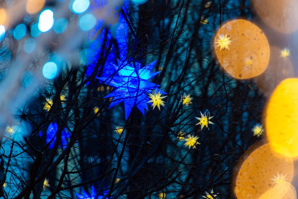 How To Choose The Best Christmas Light Installation in St. Joseph MO