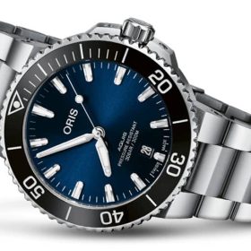 Oris Aquis Date Blue Gradient Dial Stainless Steel Watch, 41.50mm - Image 2