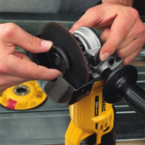 FLEXVOLT 60V MAX 7-1/4" Brushless Circular Saw with Brake and 20V MAX* Lithium Ion 4 1/2” Cut-Off Tool Kit Bundle - Image 7