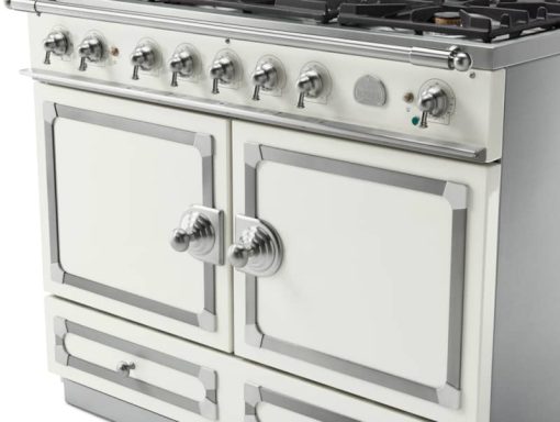 La Cornue CornuFe 110 43" Pure White With Satin Chrome Dual Fuel Range - Image 3
