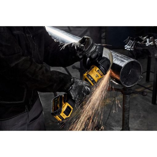 DEWALT 60V MAX  Grinder with Kickback Brake 7" Brushless Cordless Kit - Image 8