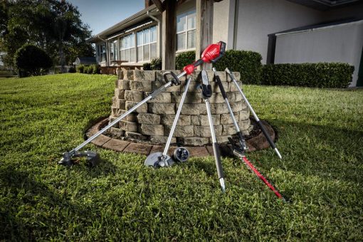 M18™ FUEL™ String Trimmer  with QUIK-LOK™ Hedge Trimmer Attachment - Image 3