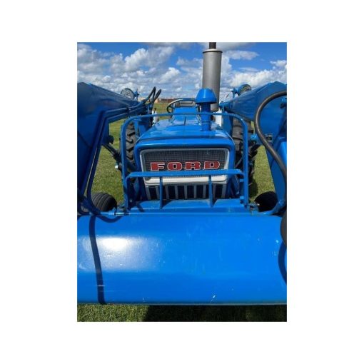 Ford 3000 Utility Tractor 47HP Gasoline Powered 1974 Used - Image 2