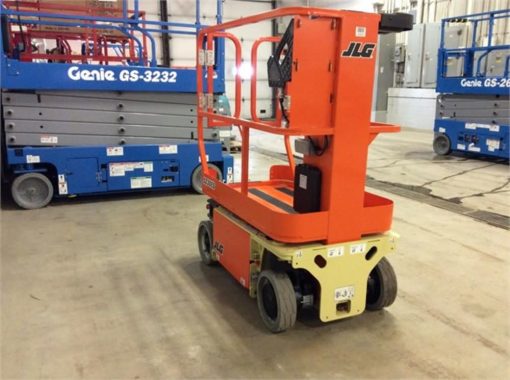 JLG 12Ft Driveable Vertical Mast Lift - Image 3