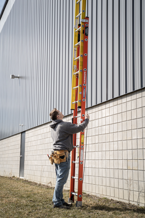 Werner Glidesafe Extension Ladder Fiberglass Tri Rung Type IA 36' - Image 9