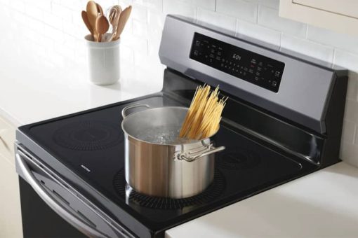 Frigidaire Gallery 30" Smduge-Proof Black Stainless Steel Induction Range With Air Fry - Image 10