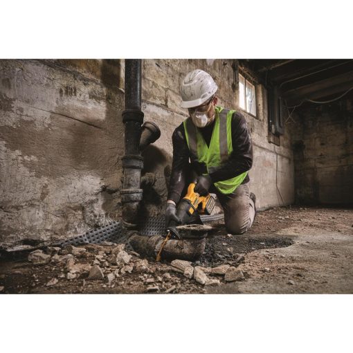 FLEXVOLT® 60V MAX* Brushless Cordless Reciprocating Saw and 20V MAX* Lithium Ion 4 1/2” Cut-Off Tool with 2 Batteries and Charger Bundle Kit - Image 4