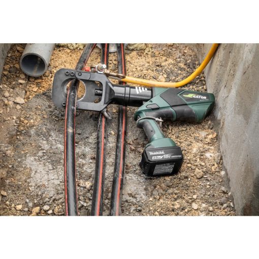 Greenlee 65mm Gator® Remote Cable Cutter 12V Charger/Batteries - Image 2