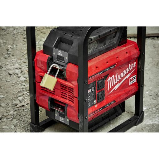 Milwaukee MX FUEL™ CARRY-ON™ 3600W/1800W Power Supply - Image 17