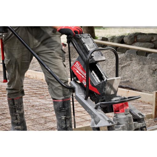 Milwaukee MX FUEL™ Vibratory Screed Kit - Image 18
