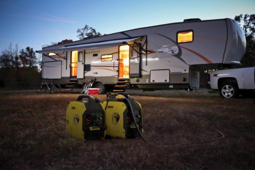 Champion 2500-Watt Ultralight Portable Inverter Generator - Image 3