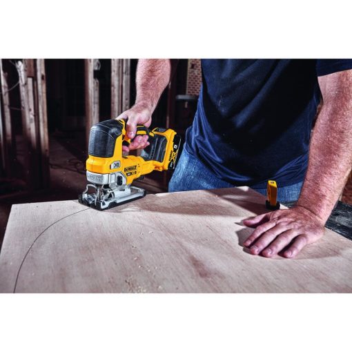 7-1/4" Single Bevel Sliding Compound Miter Saw and 20-Volt Max Brushless Variable Speed Keyless Cordless Jigsaw Kit - Image 7