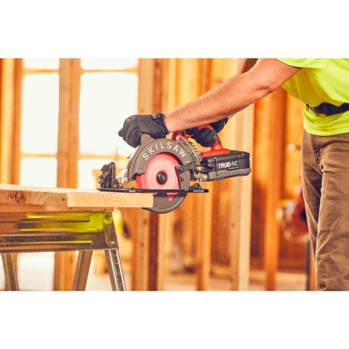 7-1/4 IN.Cordless Worm Drive Saw Kit with 2 TRUEHVL™ Batteries, TRUEHVL Quick Charger, and a Carbide Blade - Image 2