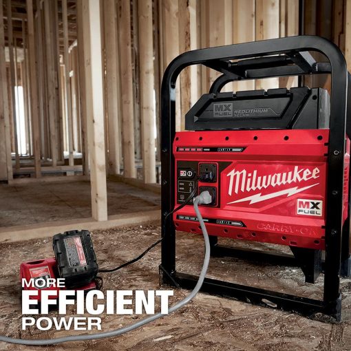 Milwaukee MX FUEL™ CARRY-ON™ 3600W/1800W Power Supply - Image 7