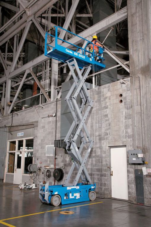 Genie 20' Scissor Lift 32" Width Electric - Image 2