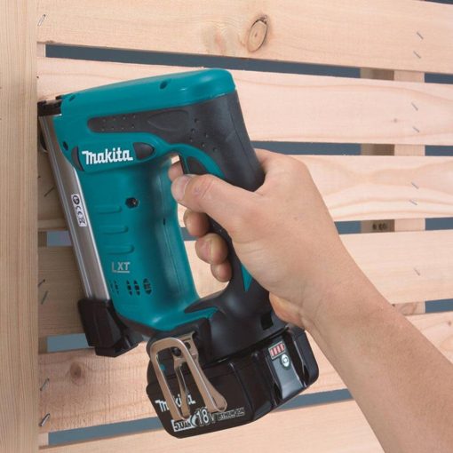 18 Volt Lithium-Ion Brushless 3/8 in. Crown Stapler Kit, 5.0 Ah - Image 3