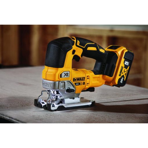 7-1/4" Single Bevel Sliding Compound Miter Saw and 20-Volt Max Brushless Variable Speed Keyless Cordless Jigsaw Kit - Image 5