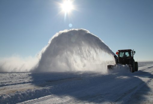51” Two Stage Snow Blower PTO attachment with telescoping 3-Point Cat. 1 Hitch, manual chute rotation and deflector - Image 3