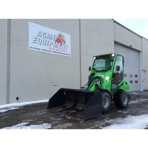 Avant Light Material Bucket 63" Width with Straight Edge
