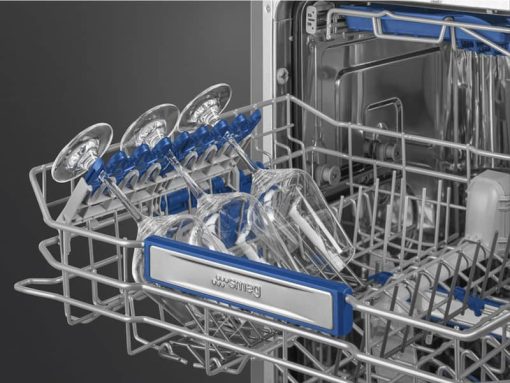 Smeg 24" Fingerprint Resistant Stainless Steel Dishwasher - Image 9