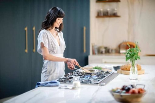 Thermador ADA Masterpiece Series 36" Stainless Steel Gas Cooktop - Image 5