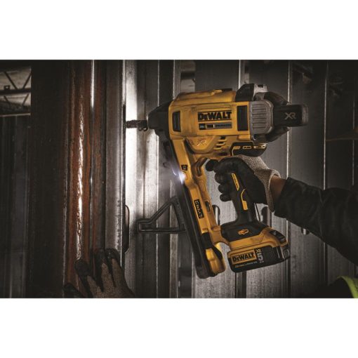 1In 20V MAX XR Cordless Concrete Nailer Kit with Pin Magazine - Image 5