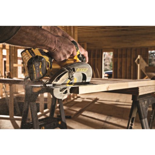 FLEXVOLT 60V MAX 7-1/4" Brushless Circular Saw with Brake and 20V MAX* Lithium Ion 4 1/2” Cut-Off Tool Kit Bundle - Image 5