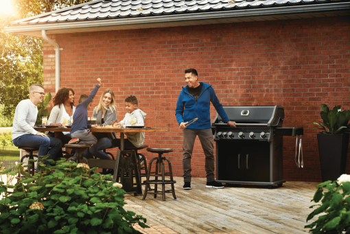 Rogue® XT 625 SIB Propane Gas Grill - Image 4
