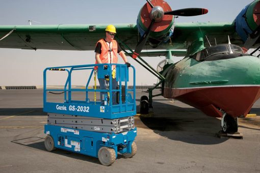Genie 20' Scissor Lift 32" Width Electric - Image 3