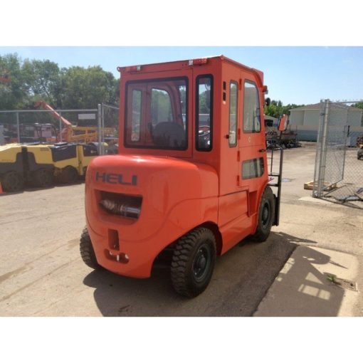 Heli Americas Mast Forklift with Cab 8000 Lbs H Series Diesel IC Pneumatic Tires - Image 4