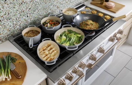 Cafe 48" Matte White Smart Dual-Fuel Commercial-Style Range with 6 Burners and Griddle - Image 6