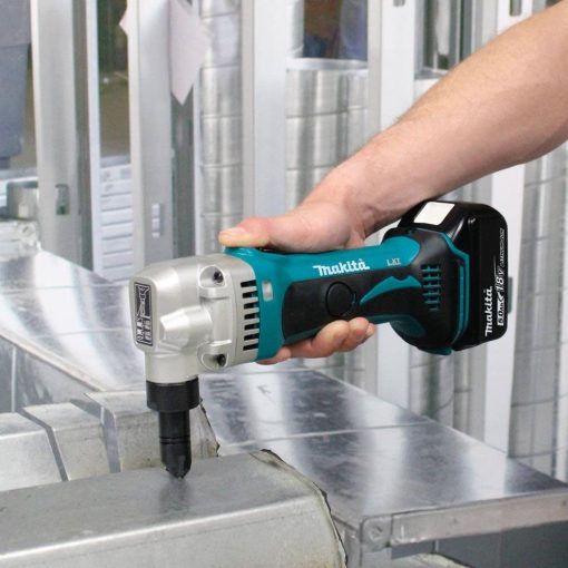 18 Volt LXT Lithium-Ion Cordless 16 Gauge Nibbler Kit, 5.0 Ah - Image 3