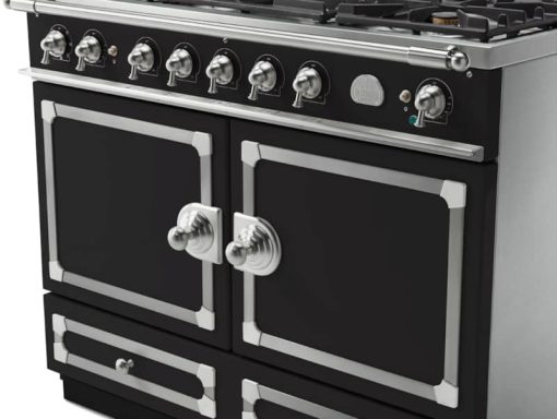 La Cornue CornuFe 110 43" Matte Black With Satin Chrome Dual Fuel Range - Image 3