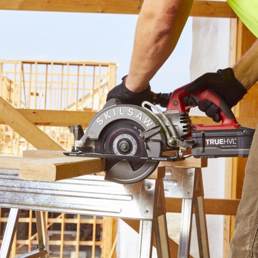 Cordless Worm Drive Saw Kit with 2 TRUEHVL™ Batteries, TRUEHVL Quick Charger, and Skilsaw Blade - Image 3