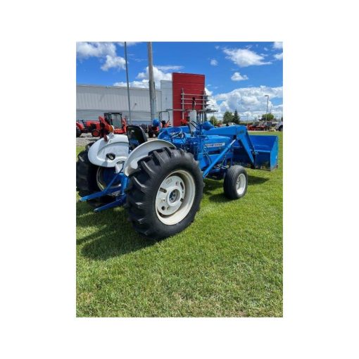 Ford 3000 Utility Tractor 47HP Gasoline Powered 1974 Used - Image 5