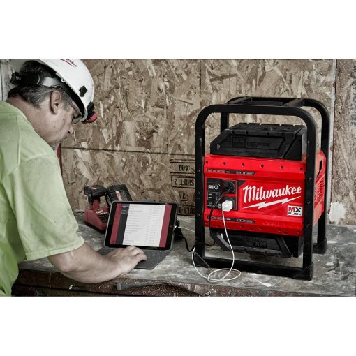 Milwaukee MX FUEL™ CARRY-ON™ 3600W/1800W Power Supply - Image 20