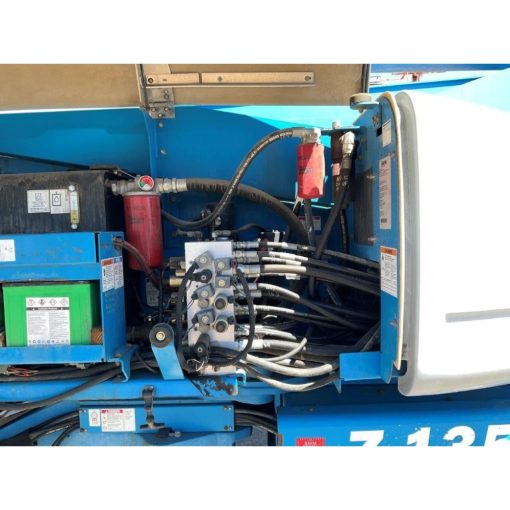 Genie Z135/70 135' Boom Lift Rough Terrain Articulated 600 Lbs 2008 Used - Image 10