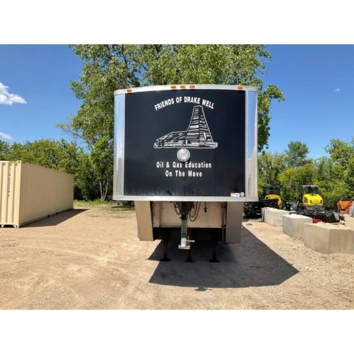 Cargo Express J & L 44' Enclosed Trailer 2009 Used - Image 8