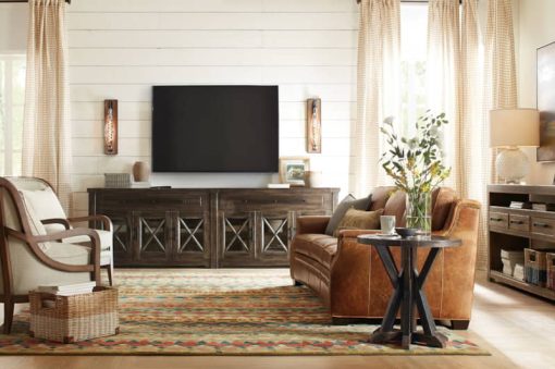 Hooker Furniture Roslyn County Dark Walnut Round Lamp Table - Image 3